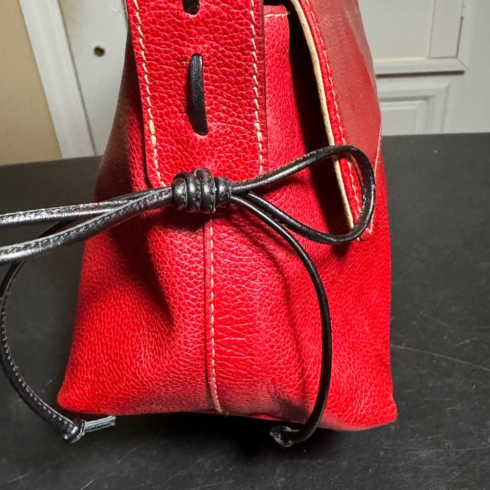 Kate Spade red with black leather lace handle shoulder bag - Picture 5 of 10